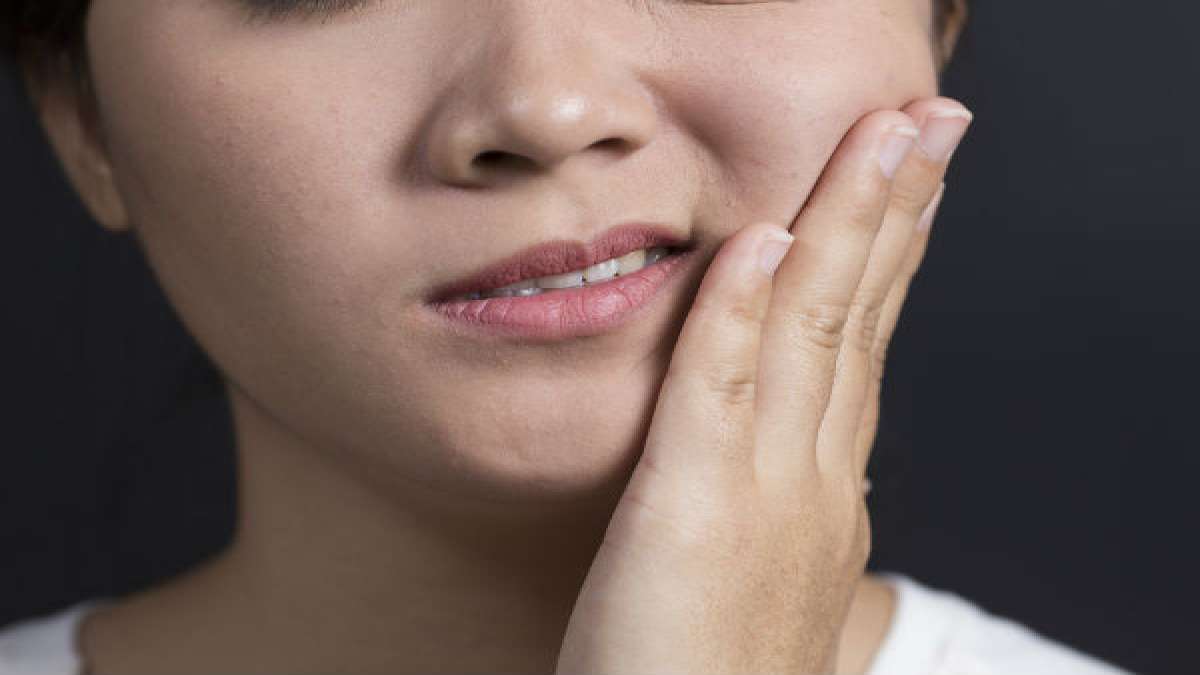 ಚಿಟಿಕೆ ಹೊಡೆಯುವುದರೊಳಗೆ, ಹಲ್ಲು ನೋವು ಮಂಗಮಾಯ! Easy Home Remedy To Treat