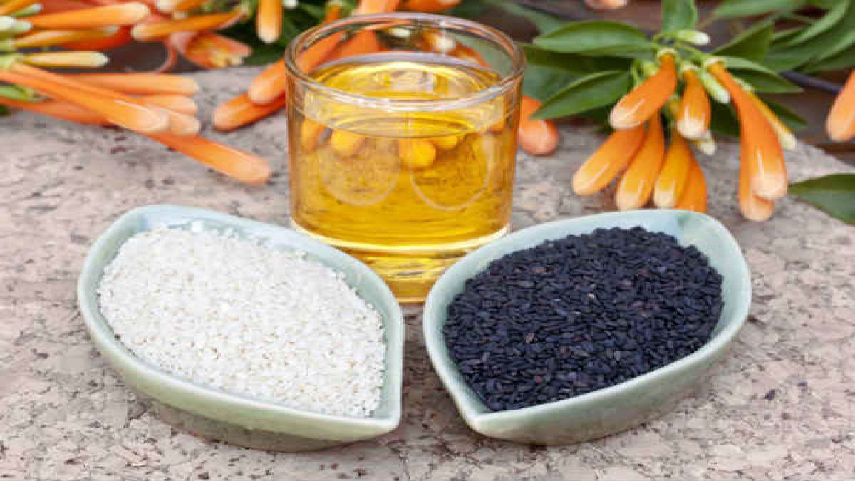 'ತಲೆಹೊಟ್ಟು' ನಿವಾರಿಸುವ ಪವರ್ ಇಂತಹ ಹಳ್ಳಿಗಾಡಿನ ಎಣ್ಣೆಯಲ್ಲಿದೆ! Homemade