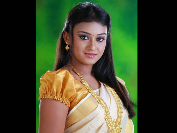 ಗೋಲ್ಡನ್ ಕಲರ್ ಬ್ಲೌಸ್