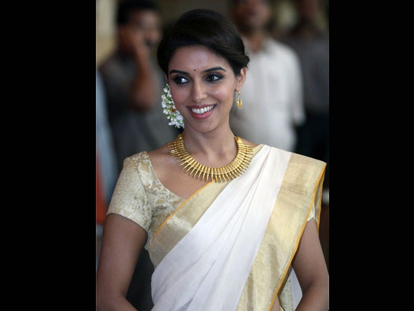 ಗೋಲ್ಡನ್ ಕಲರ್ ಬ್ಲೌಸ್