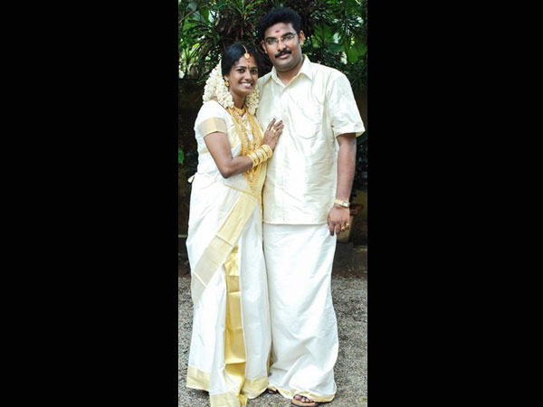 ಬಿಳಿ ಕಲರ್ ಬ್ಲೌಸ್