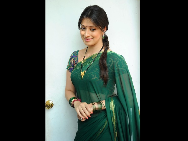 ಸಿಂಪಲ್ ಹಾಟ್ ಬ್ಯೂಟಿ