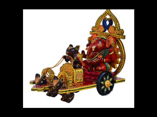 ರಥ ಓಡಿಸುತ್ತಿರುವ ಗಣೇಶ