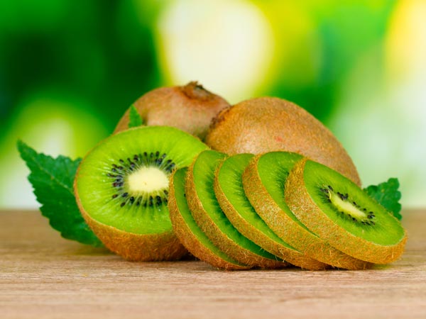 ಕಿವಿ ಹಣ್ಣು, ಮೊಸರು ಮತ್ತು ಟೊಮೇಟೊ ಸಾಸ್