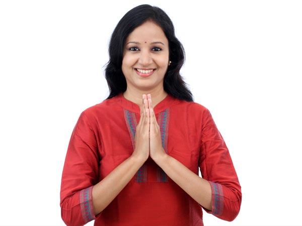 ನಮಸ್ಕಾರ ಮಾಡಲು ಎರಡು ಅಂಗೈಗಳನ್ನು ಜೋಡಿಸುವುದು