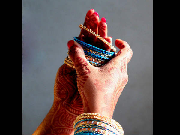 ಭಾರತೀಯ ಮಹಿಳೆಯರು ಏಕೆ ಬಳೆಗಳನ್ನು ಧರಿಸುತ್ತಾರೆ