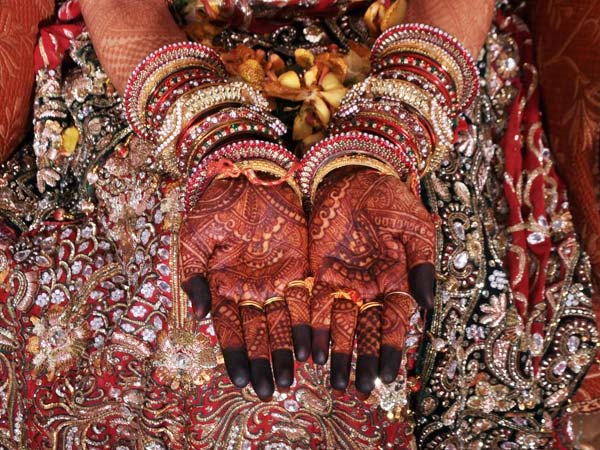 ಹೆಣ್ಣುಮಕ್ಕಳಿಗೆ ಮದರಂಗಿಯ ಸಂಭ್ರಮ