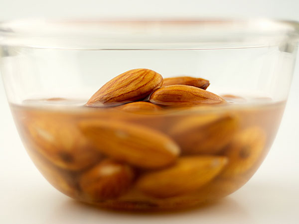 ಬಾದಾಮಿ ಮತ್ತು ಜೊಜೊಬಾ ಎಣ್ಣೆ ಫೇಸ್ ಮಾಸ್ಕ್
