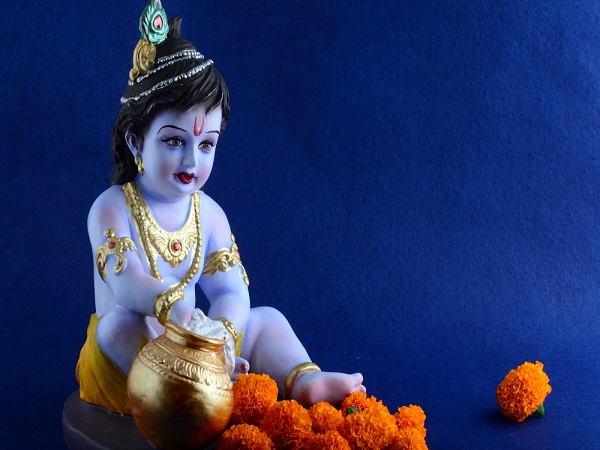 ವಾಸುದೇವನು ನವಜಾತ ಮಗುವನ್ನು ಬದಲಾಯಿಸಿದನು