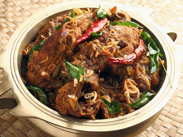 ಕೋಳಿ ಮಾಂಸ ಸೇವಿಸಿ