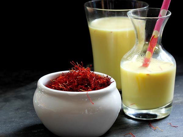7. ಹಾಲಿನೊಂದಿಗೆ ಕೇಸರಿ