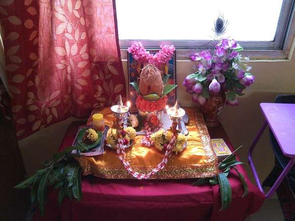 ಕಡುಬು ಅಥವಾ ಭಂಡಾರವನ್ನು ಒಡೆಯುವುದು