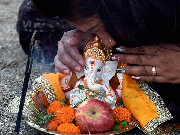 ಗಣೇಶನ ಮೂರ್ತಿಯನ್ನು ಸ್ಥಾಪಿಸುವುದು
