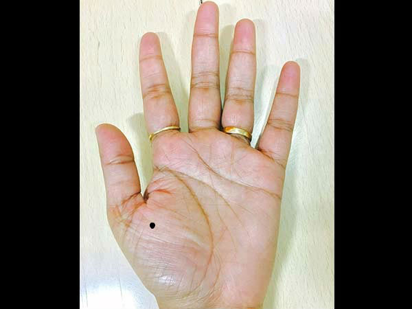 3.ಎಡ ಅಂಗೈಯಲ್ಲಿ ಮಚ್ಚೆ