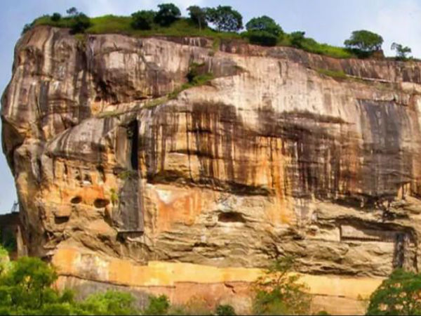 ಶ್ರೀಲಂಕಾದ ರಾಗ್ಲಾ ಕಾಡಿನ ನಡುವೆ ಇರುವ ಒಂದು ಗುಹೆಯಲ್ಲಿ ರಾವಣನ ದೇಹ ಇದೆಯಂತೆ!