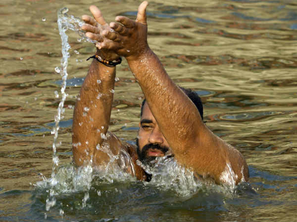 ನೇರವಾಗಿ ಸೂರ್ಯ ದೇವರನ್ನು ನೋಡಬೇಡಿ