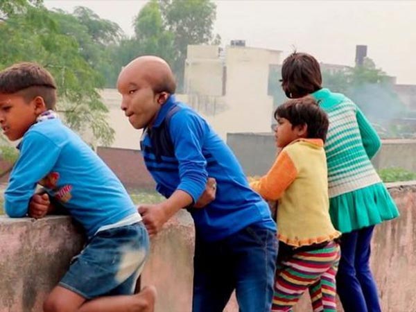 ಆತ ಕೂಲಿ ಕಾರ್ಮಿಕನಾಗಿ ದುಡಿಯುತ್ತಾನೆ