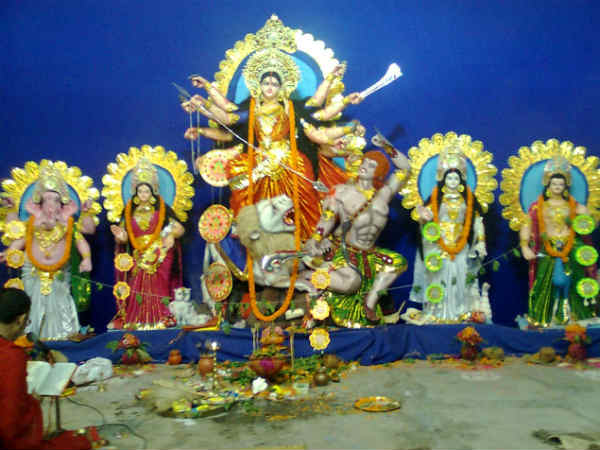 ದುರ್ಗಾ ದೇವಿಯನ್ನು ಆಹ್ವಾನಿಸುವ ಬಗೆ