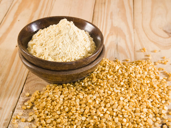 ಕಡಲೆ ಹಿಟ್ಟು, ಮಸೂರ್ ದಾಲ್, ಅರಿಶಿನ ಹುಡಿ