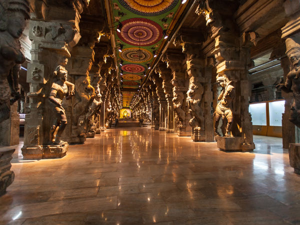 ಗರ್ಭ ಗುಡಿಗೆ ಒಂದೇ ಬಾಗಿಲು