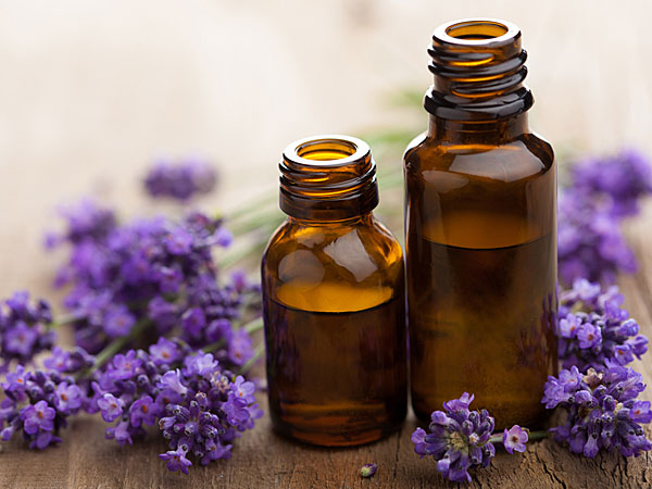 ಲ್ಯಾವೆಂಡರ್ ಅವಶ್ಯಕ ತೈಲ (Lavender essential oil)