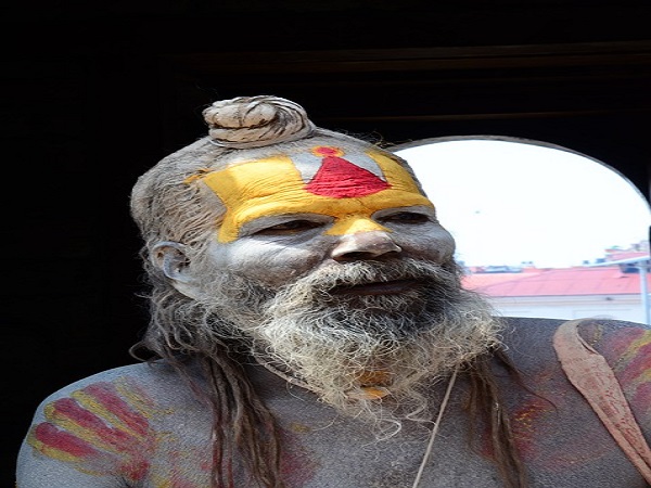 ತಮ್ಮದೇ ಶಾಂಪೂ ತಯಾರಿಸುವ ಸಾಧುಗಳು