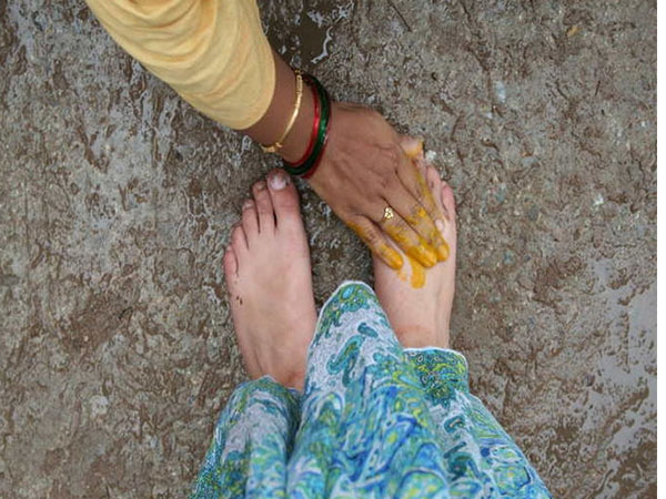 ಹಿರಿಯದ ಪಾದ ಮುಟ್ಟಿ ನಮಸ್ಕರಿಸುವ ಹಿಂದಿರುವ ವಿಜ್ಞಾನ
