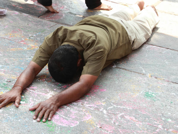 ಹಿರಿಯದ ಪಾದ ಸ್ಪರ್ಶದಿಂದ ಸಿಗುವ ಆರೋಗ್ಯ ಲಾಭಗಳು