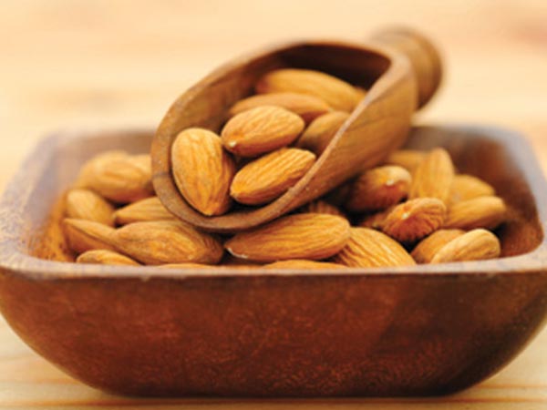 ತಲೆಹೊಟ್ಟು ಕಡಿಮೆ ಮಾಡುತ್ತದೆ