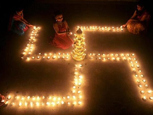 ಯಾವ ಬಣ್ಣದ ಸ್ವಸ್ತಿಕ್ ಏನನ್ನು ಸೂಚಿಸುತ್ತದೆ