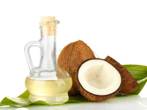 ಬಿಸಿಯಾದ ಎಣ್ಣೆ ಬಳಸಿ ಕೂದಲಿಗೆ ಮಸಾಜ್ ಮಾಡಿ