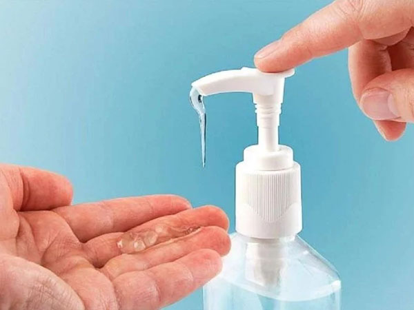 FDA ಈ ಒಂಭತ್ತು ಬಗೆಯ ಸ್ಯಾನಿಟೈಸರ್ ಬಳಸಲೇಬೇಡಿ ಎಂದಿದೆ