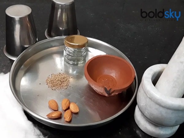ಕಾಜಲ್ ಮಾಡಲು ಬೇಕಾಗುವ ಸಾಮಗ್ರಿ