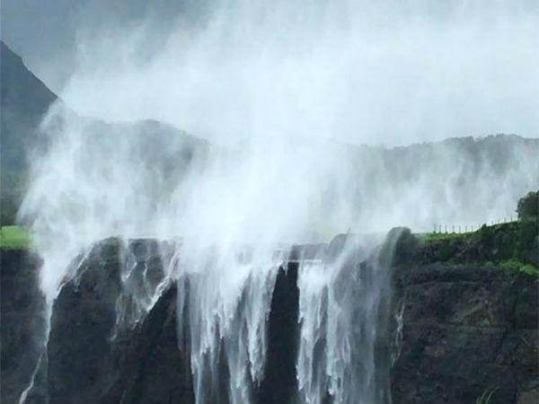 ಕನಸ್ಸಿನಲ್ಲಿ ನೀರು ಕಂಡರೆ