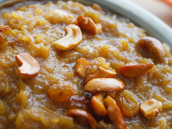 ಭಗವಂತ ವಿಷ್ಣುವಿಗೆ ನೈವೇದ್ಯ ಅರ್ಪಿಸಿ
