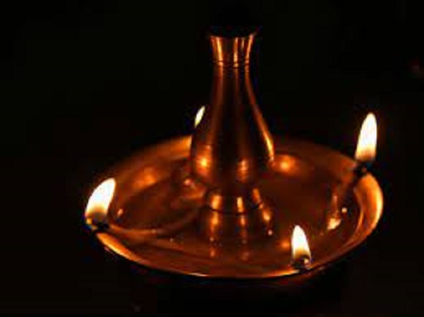 ತುಪ್ಪದ ದೀಪ ಹಚ್ಚಿ