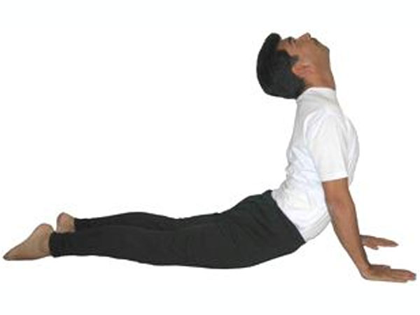 7. ಭುಜಾಂಗಾಸನ (Cobra Pose)