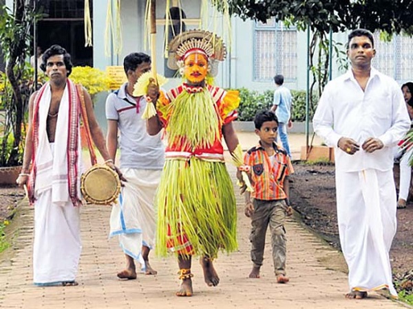 ಆಟಿ ಕಳೆಂಜದ ವೇಷಭೂಷಣ: