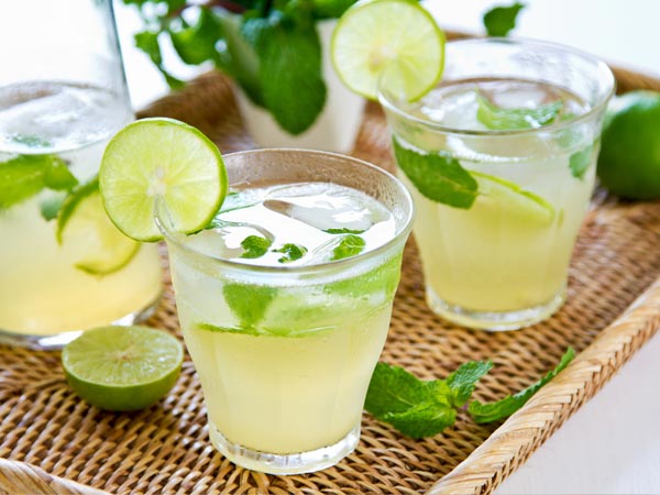 4. ಪುದೀನೊಂದಿಗೆ ನಿಂಬೆ ಪಾನಕ: