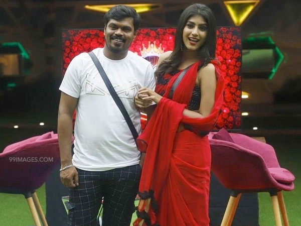 ರೆಡ್ ಅಂಡ್ ಬ್ಲ್ಯಾಕ್ ಕಾಂಬಿನೇಷನ್ನಲ್ಲಿ ಹಾಟ್ ಲುಕ್