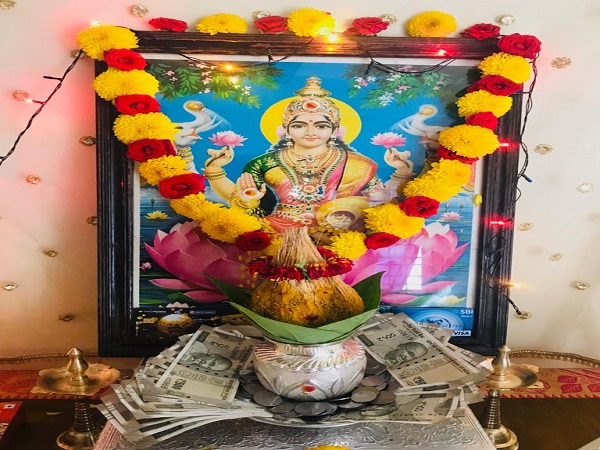 ಭಾಗ್ಯದ ಲಕ್ಷ್ಮಿ ಬಾರಮ್ಮ - ಪುರಂದರ ದಾಸರ ರಚನೆ