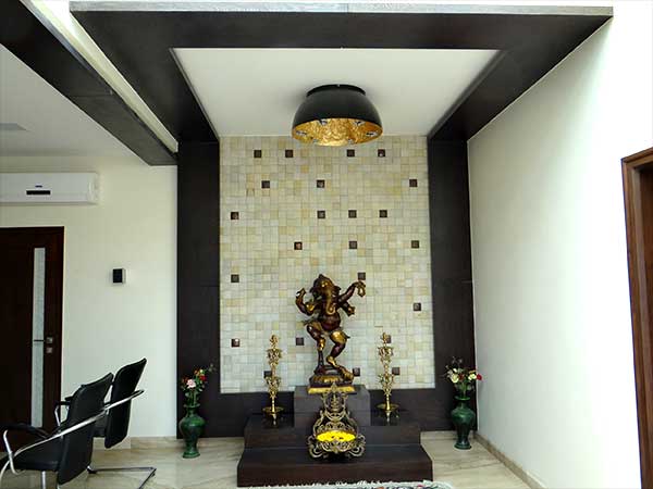 ಖಾಲಿ ಗೋಡೆಯನ್ನು ಪೂಜಾ ಕೊಠಡಿಯಾಗಿ ಪರಿವರ್ತಿಸಬಹುದು