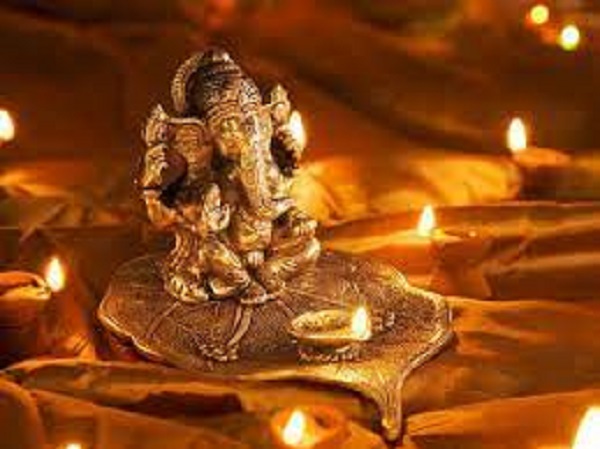 ದೇವರ ವಿಗ್ರಹ ಹೇಗಿಡಬೇಕು?