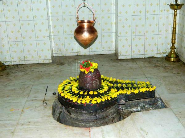 ಗಂಗಾಜಲವನ್ನು ಕತ್ತಲೆಯ ಸ್ಥಳದಲ್ಲಿ ಇಡಬೇಡಿ: