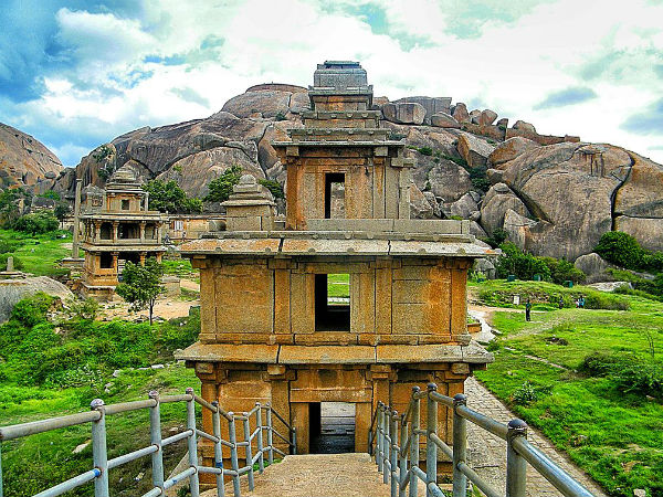 2. ಹೈದರಾಲಿ ಸೈನಿಕರನ್ನು ಹೊಡೆದುರುಳಿಸಿದ ಓಬವ್ವ