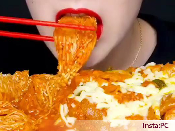 1. ಎನೋಕಿ ಮಶ್ರೂಮ್ (ಅಣಬೆ)