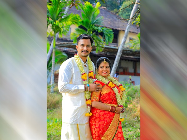ಸರಳವಾದ ಹೂವಿನ ಹಾರ