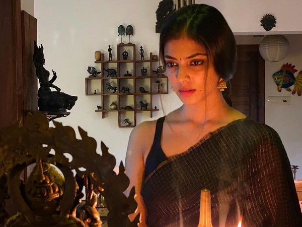 ಪೂಜೆಗೆ ಯಾವ ಬಣ್ಣದ ಬಟ್ಟೆಗಳನ್ನು ಧರಿಸಬಾರದು?: