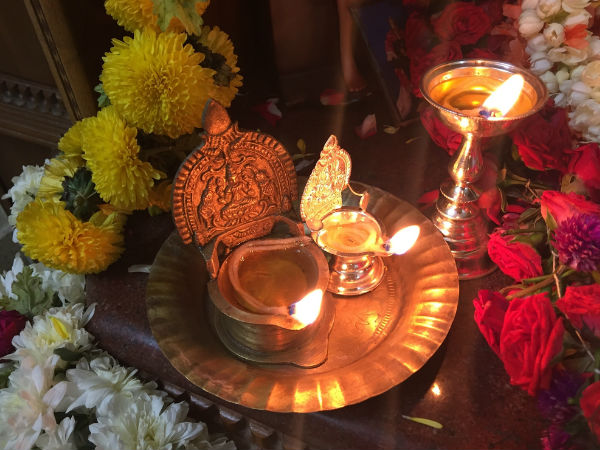 ಪೂಜೆಯ ಕೋಣೆಯಲ್ಲಿ ಒಣಗಿದ ಹೂವುಗಳನ್ನು ಇಡಬೇಡಿ: