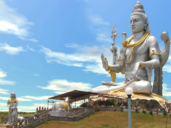 ಧ್ಯಾನ ಮುದ್ರೆಯಲ್ಲಿರುವ ಶಿವನ ಪ್ರತಿಮೆ